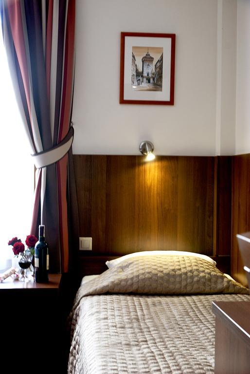 Double Room Business,794262021:JPEG